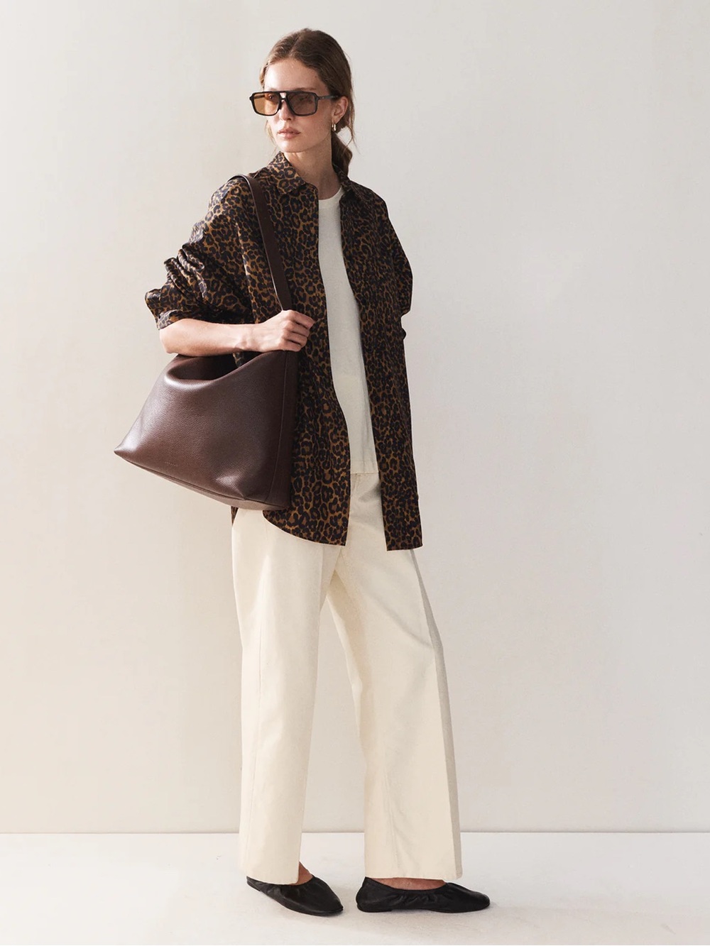 The Horse large Daisy bag  TAKING THiS OFF POSH TOM BUY IF INTERESTED! - Picture 7 of 9